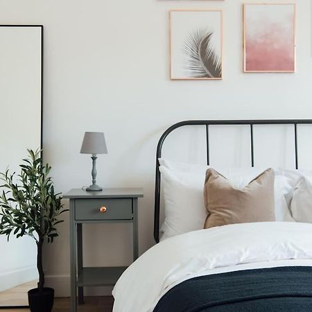 Stylish 2 Bedroom Flat In Ilford, London Ngoại thất bức ảnh