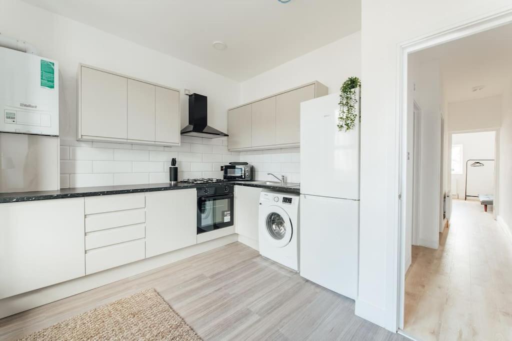 Stylish 2 Bedroom Flat In Ilford, London Ngoại thất bức ảnh